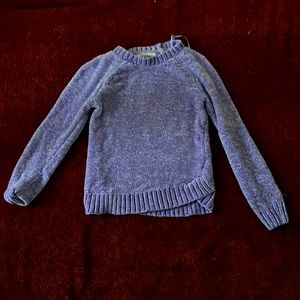 Girls winter purple sweater. Well worn no damage.